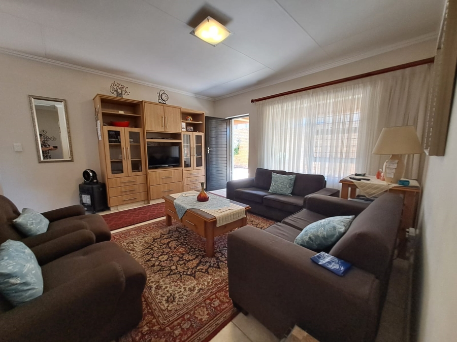 2 Bedroom Property for Sale in Dormehls Drift Western Cape